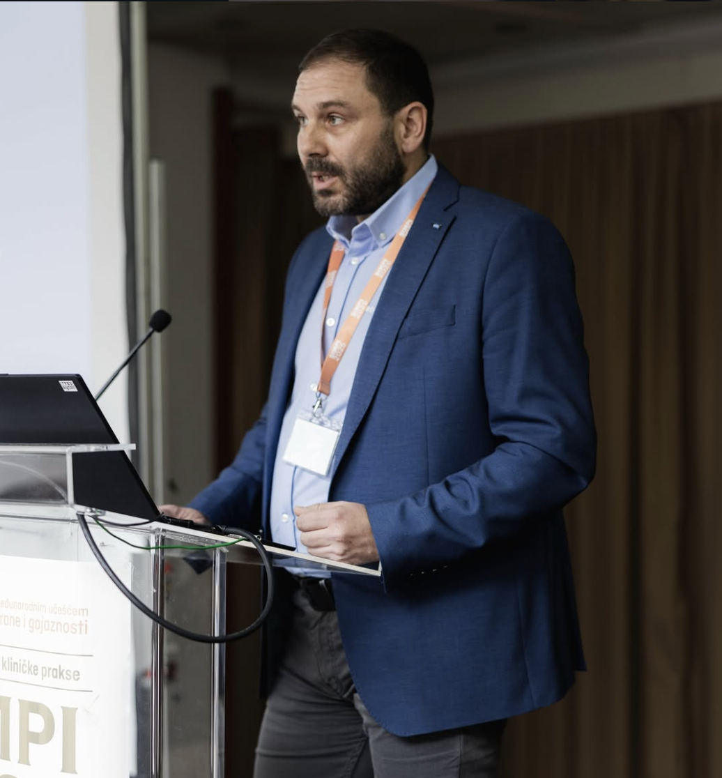 Prof. dr Marko Ćosić